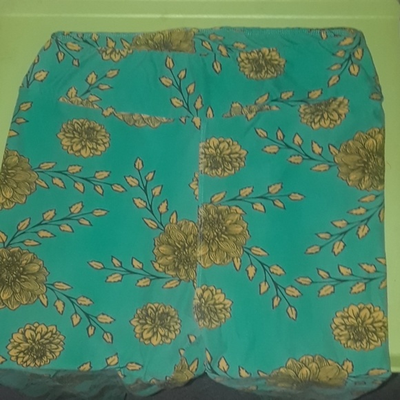 LuLaRoe 3 different color Yoga pants/Leggings - Picture 4 of 5